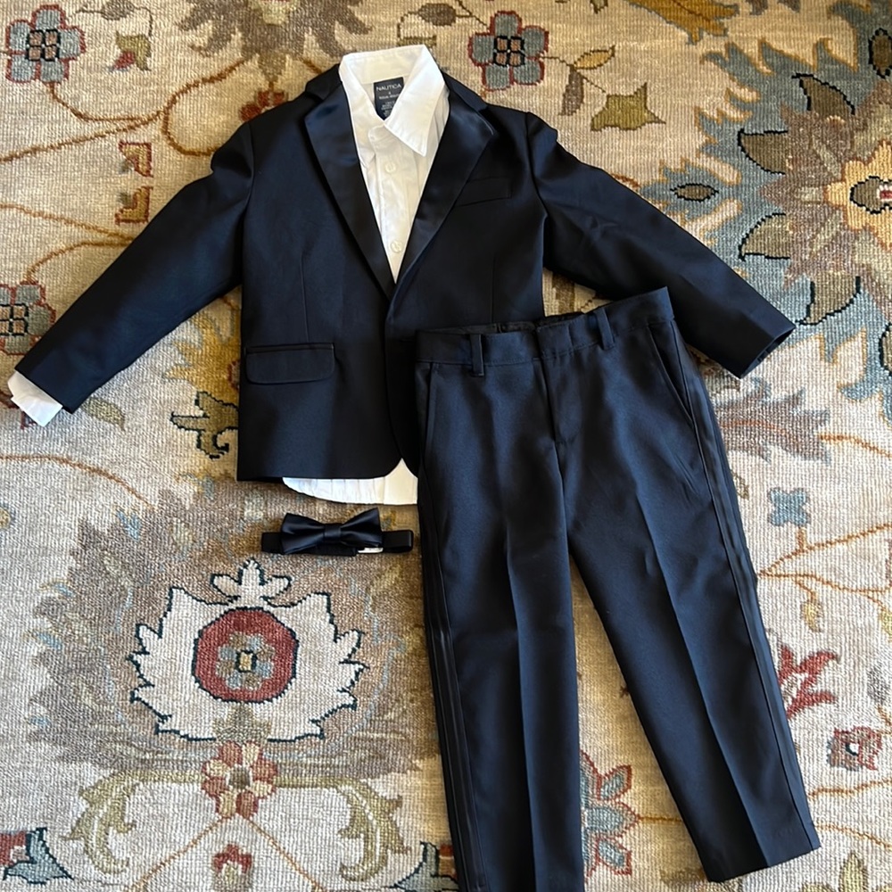 NAUTICA Boys 4-Piece Tuxedo Set
